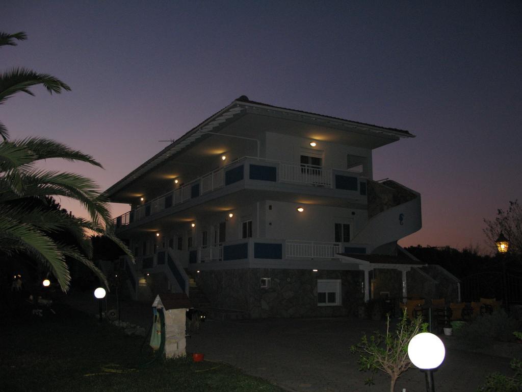 Seaview Aparthotel ネア・ポティダイア エクステリア 写真